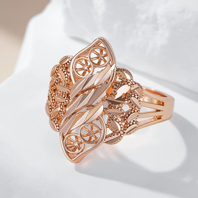 Vintage-Inspired Hollow Rhombus Ring in 585 Rose Gold with Natural Cubic Zirconia