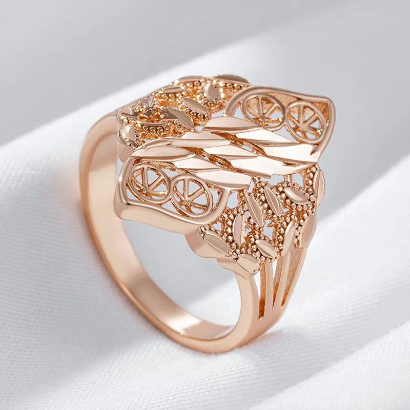 Vintage-Inspired Hollow Rhombus Ring in 585 Rose Gold with Natural Cubic Zirconia