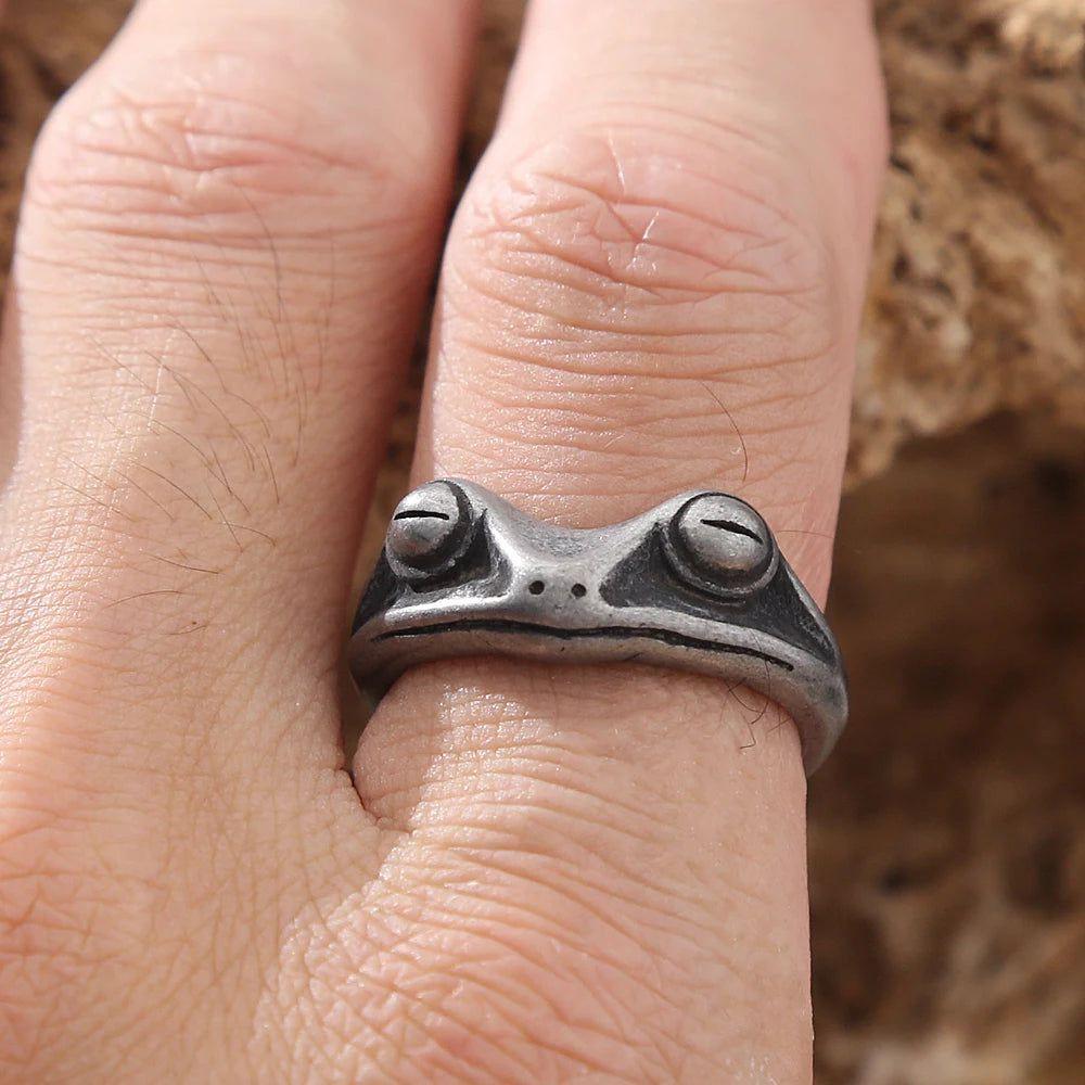 Vintage-Inspired Men's Frog Stainless Steel Ring - Unique Punk Hip Hop Biker Jewelry, Sizes 7-13