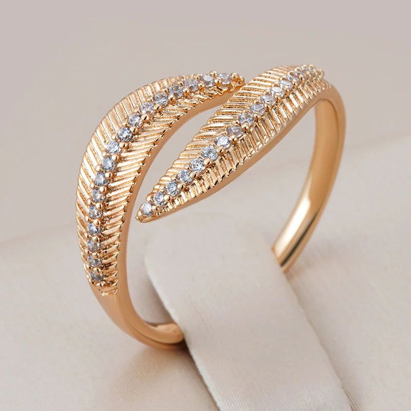 Vintage Leaf Open Ring with Natural Zircon in Luxurious 585 Rose Gold Finish