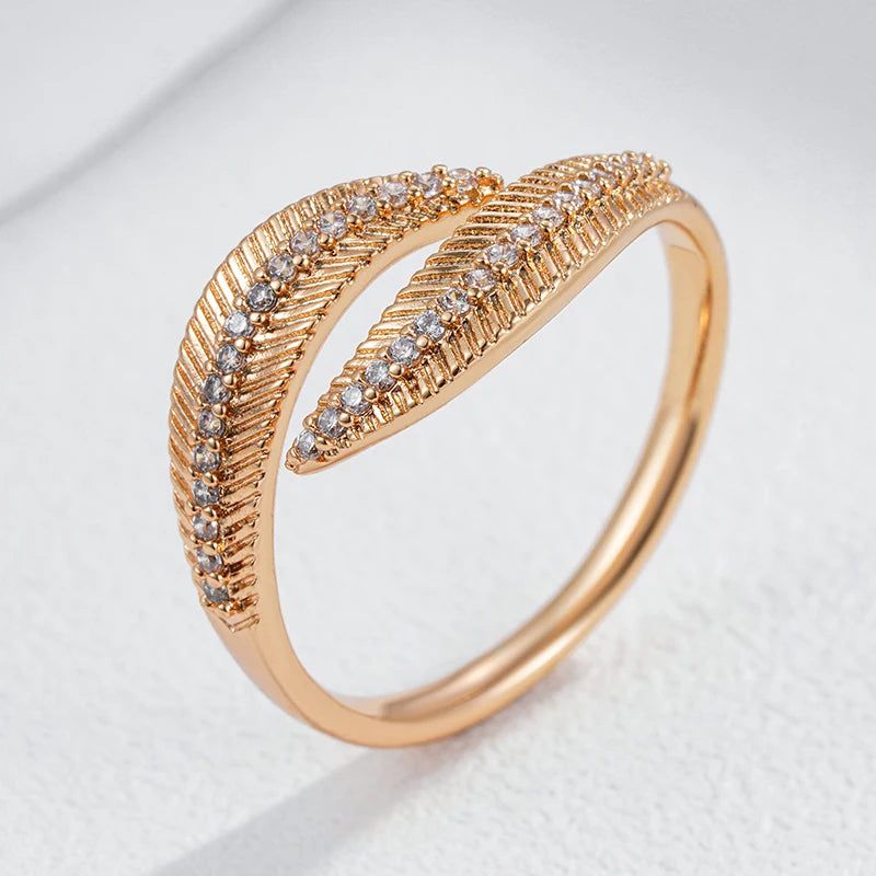 Vintage Leaf Open Ring with Natural Zircon in Luxurious 585 Rose Gold Finish