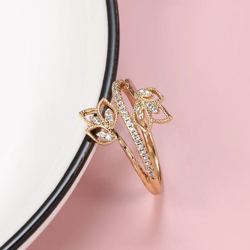 Vintage Rose Gold Crystal Flower Cocktail Ring with Natural Zircon