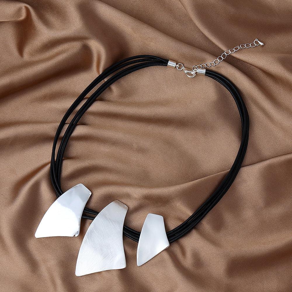 Bohemian Metallic Elegance Choker Necklace - Adjustable Fashion Statement Pendant - 45cm Rope Chain - 8.5*7cm Design - Lucid Fantasy 