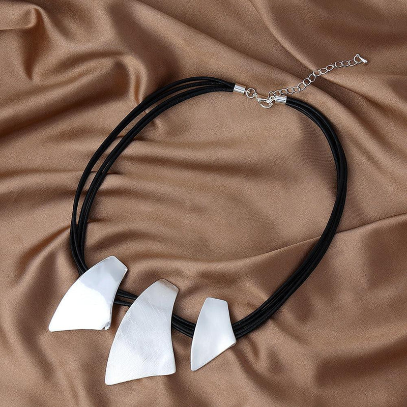 Bohemian Metallic Elegance Choker Necklace - Adjustable Fashion Statement Pendant - 45cm Rope Chain - 8.5*7cm Design - Lucid Fantasy 