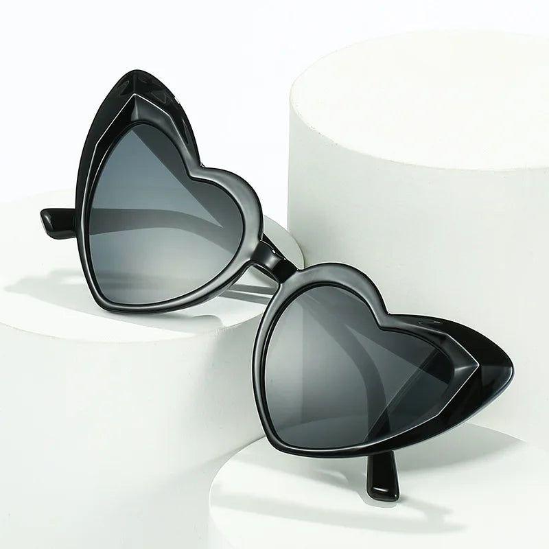 Chic Heart-Shaped Retro Jelly Sunglasses with UV400 Protection and Gradient Lenses - Lucid Fantasy 