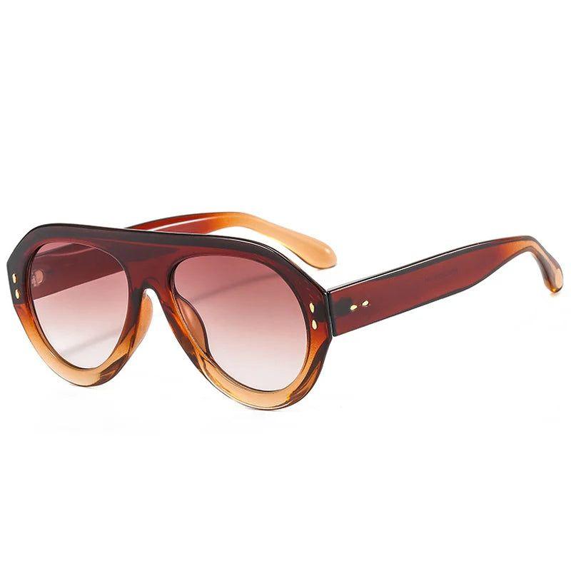 Chic Retro Oversized Pilot Sunglasses with Rivet Accents and Gradient Lenses - UV400 Protection - Lucid Fantasy 