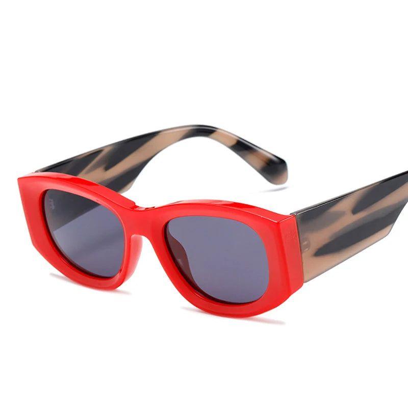 Chic Retro Sunglasses with Reinforced Metal Hinges and UV400 Protection - Lucid Fantasy 