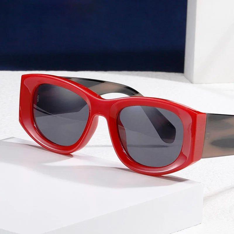 Chic Retro Sunglasses with Reinforced Metal Hinges and UV400 Protection - Lucid Fantasy 