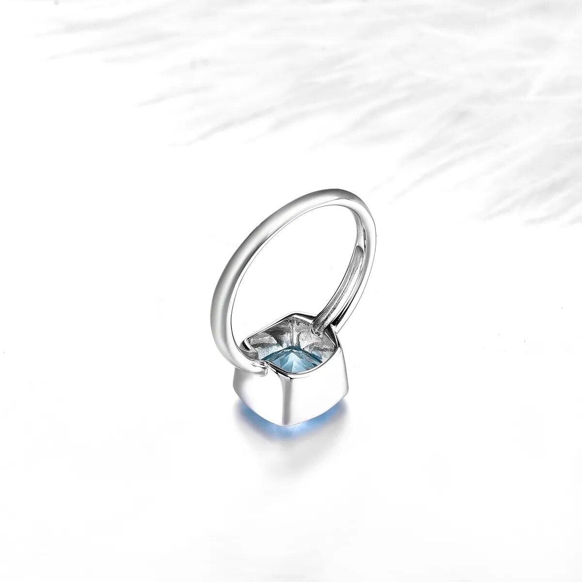 Classic Vintage Sky Blue Topaz Ring in Sterling Silver - 2.7 Carats Classic Design S925 - Lucid Fantasy 