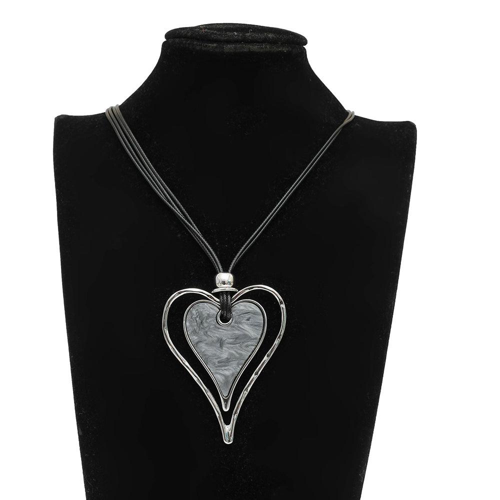 Elegant Boho Minimalist Floating Heart Pendant Necklace - Silver - 45cm Chic Collar Design - Lucid Fantasy 