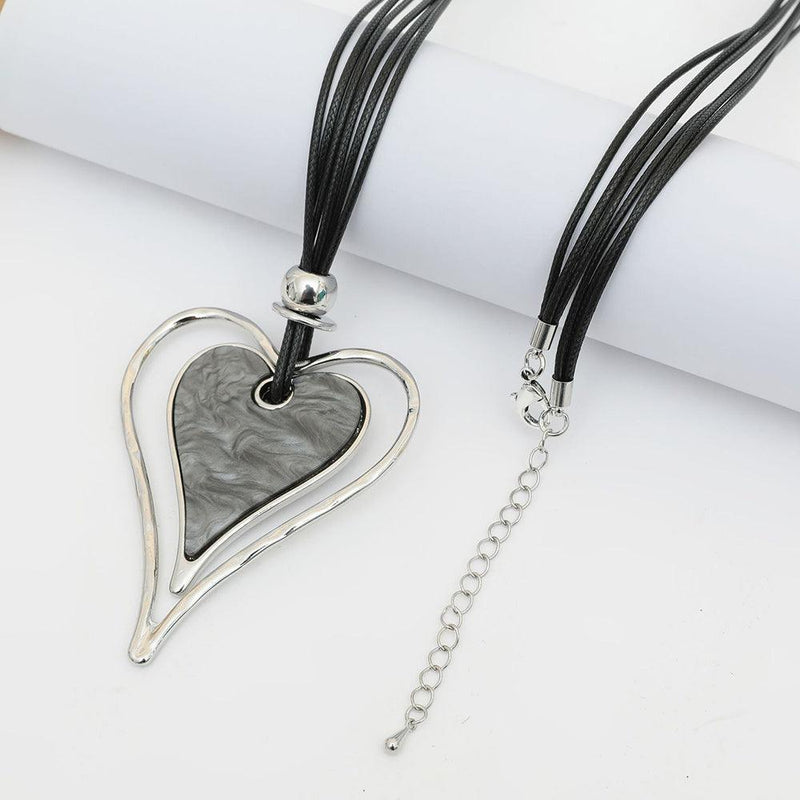 Elegant Boho Minimalist Floating Heart Pendant Necklace - Silver - 45cm Chic Collar Design - Lucid Fantasy 