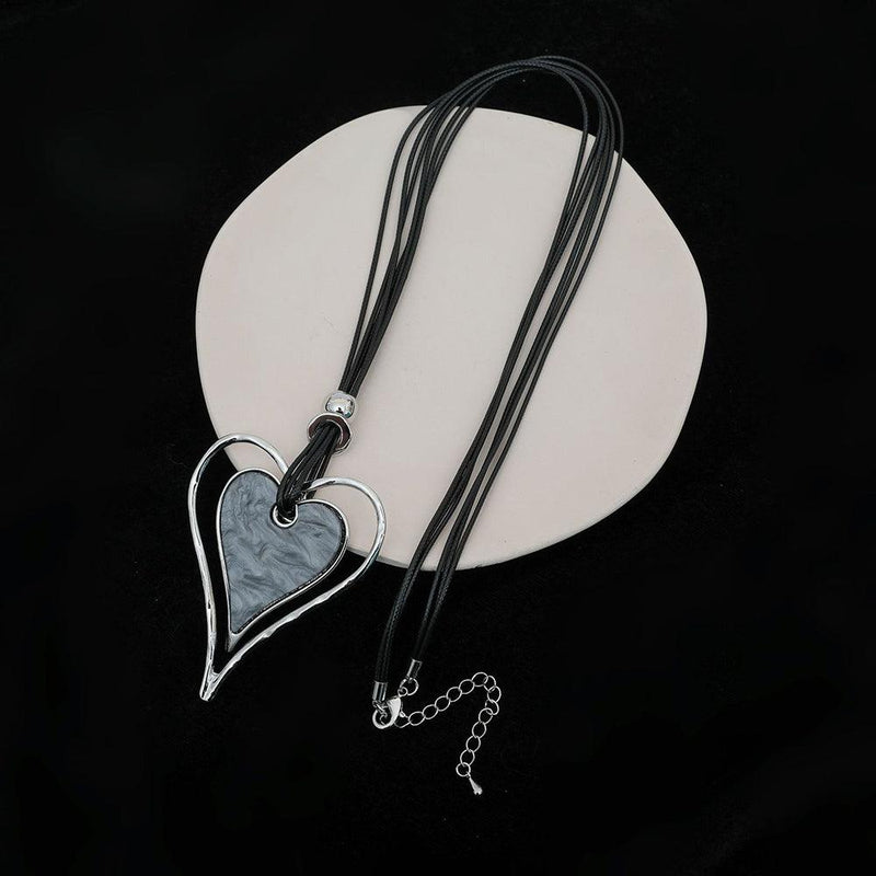 Elegant Boho Minimalist Floating Heart Pendant Necklace - Silver - 45cm Chic Collar Design - Lucid Fantasy 