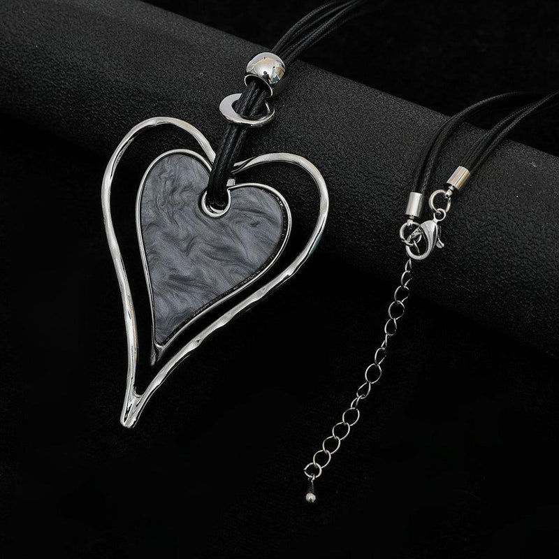 Elegant Boho Minimalist Floating Heart Pendant Necklace - Silver - 45cm Chic Collar Design - Lucid Fantasy 