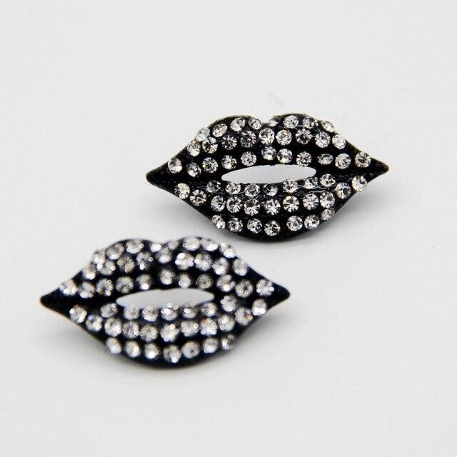 Glamorous Hot Lips Shimmering Stud Earrings - Lucid Fantasy 