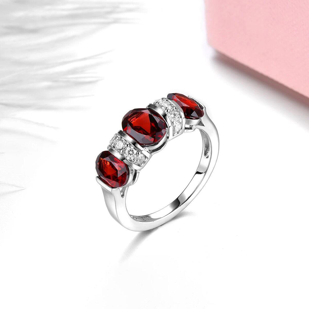 Luxurious Vintage Natural Red Garnet & S925 Silver Ring - 3.8 Carats Classic Jewelry - Lucid Fantasy 