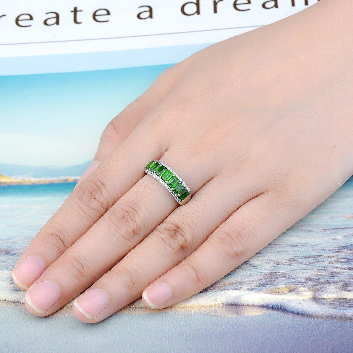 Vintage-Inspired Natural Chrome Diopside Silver Ring with 1.6 Carats of Vivid Green Elegance - Lucid Fantasy 