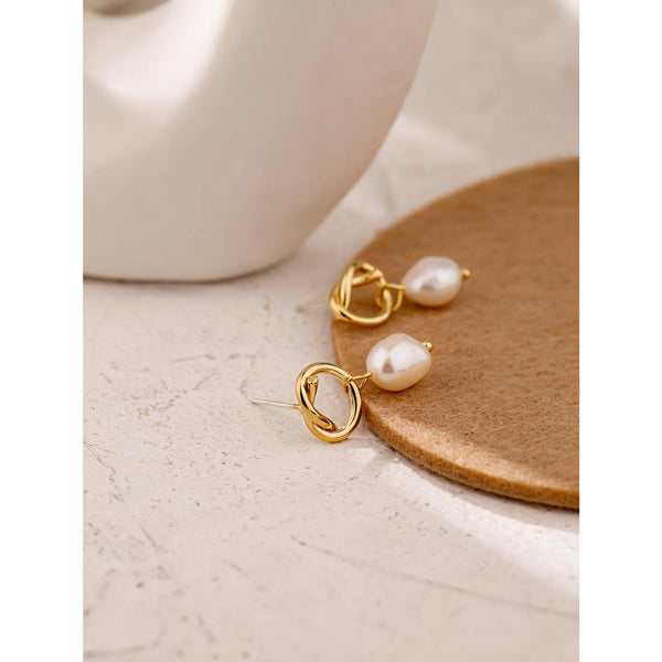 Minimalist Design Golden Metal Twist Pearl Drop Earrings