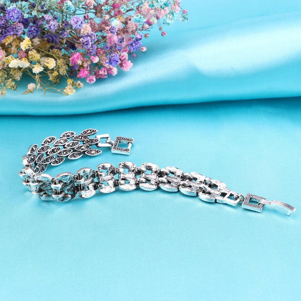 Silver Vintage Design Black Crystal Link Bracelet
