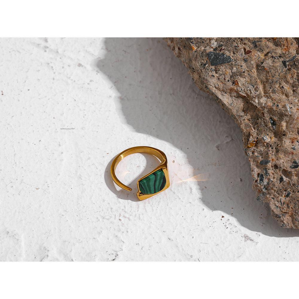 Boho Chic Golden Open Cut Stone Ring with Urban Elegance - Lucid Fantasy 