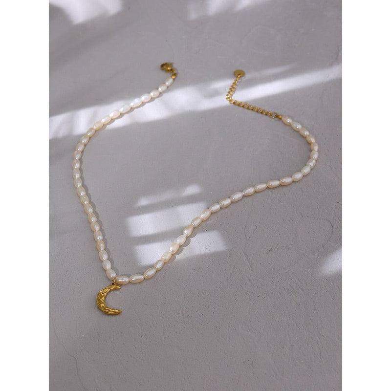 Luxurious Gold Crescent Moon Choker Necklace with Freshwater Pearls - Lucid Fantasy 