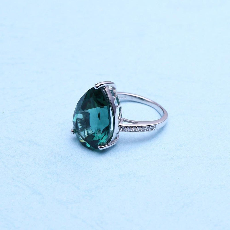 Luxurious Sterling Silver Emerald & Zirconia Statement Ring - Lucid Fantasy 