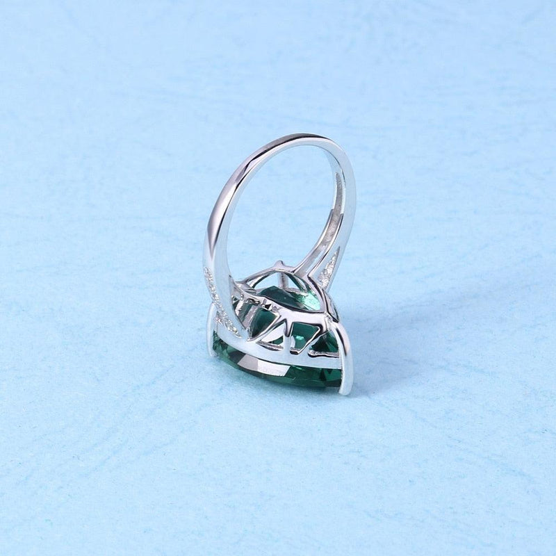 Luxurious Sterling Silver Emerald & Zirconia Statement Ring - Lucid Fantasy 