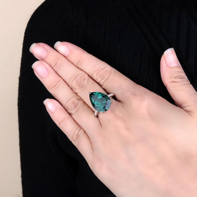 Luxurious Sterling Silver Emerald & Zirconia Statement Ring - Lucid Fantasy 